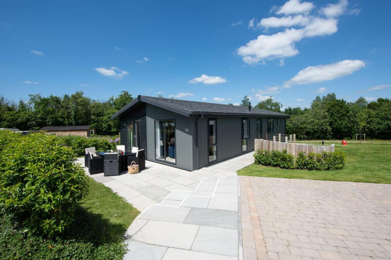Buttercup Lodge, 33 Roadford Lake Lodges Lifton Экстерьер фото